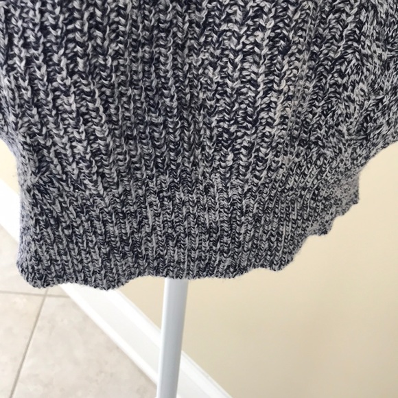 Lint Xin Sweater Sz OS Cable Grey Blk Hea. NWT - Picture 7 of 9